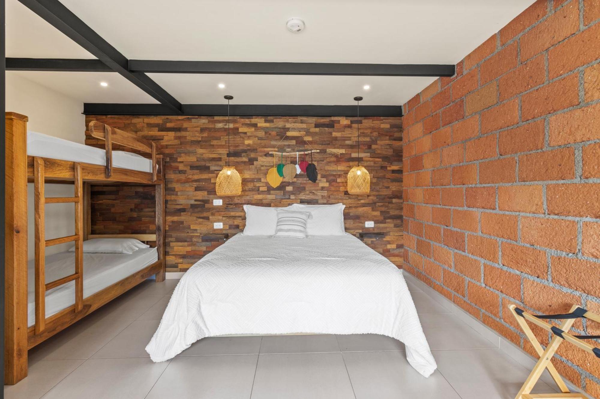 Gulupa Hotel *